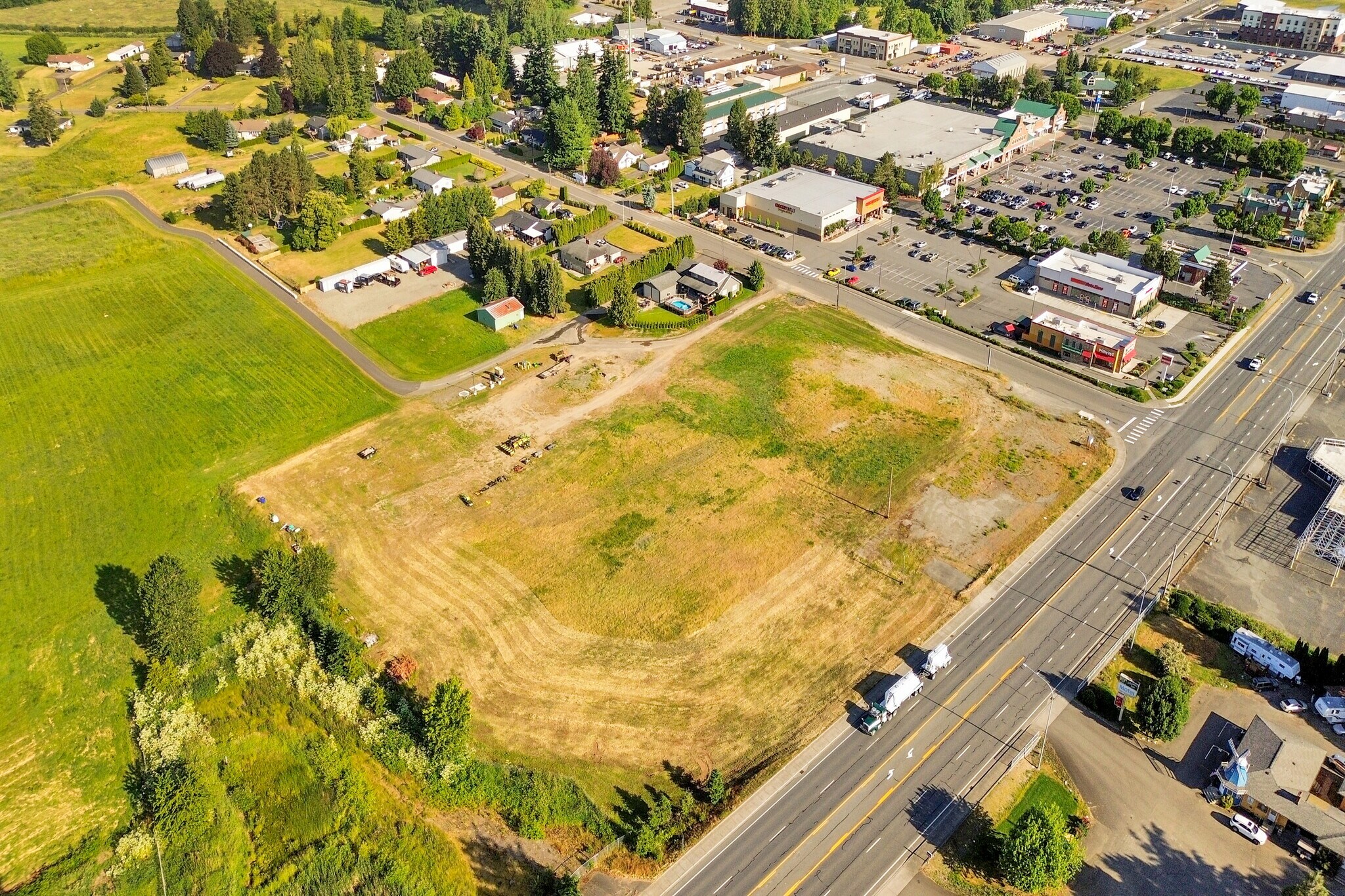 8035 Guide Meridian rd, Lynden, WA for lease Primary Photo- Image 1 of 13