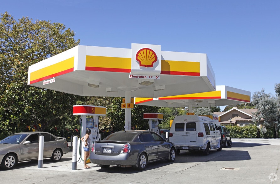 Portfolio portfolio of 4 properties for sale on LoopNet.ca - Building Photo - Image 3 of 4