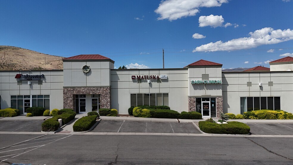 2310 S Carson St, Carson City, NV à louer - Photo du bâtiment - Image 3 de 12