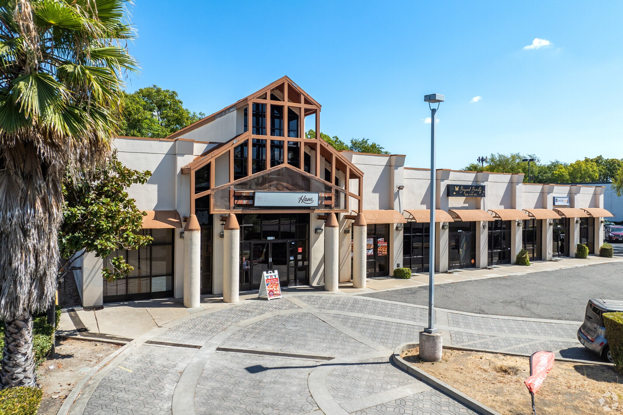 6530 Pacific Ave, Stockton, CA à louer Photo principale- Image 1 de 4