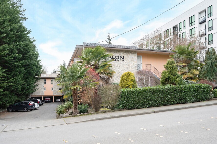 125-129 108th Ave SE, Bellevue, WA à vendre - Photo du bâtiment - Image 2 de 5