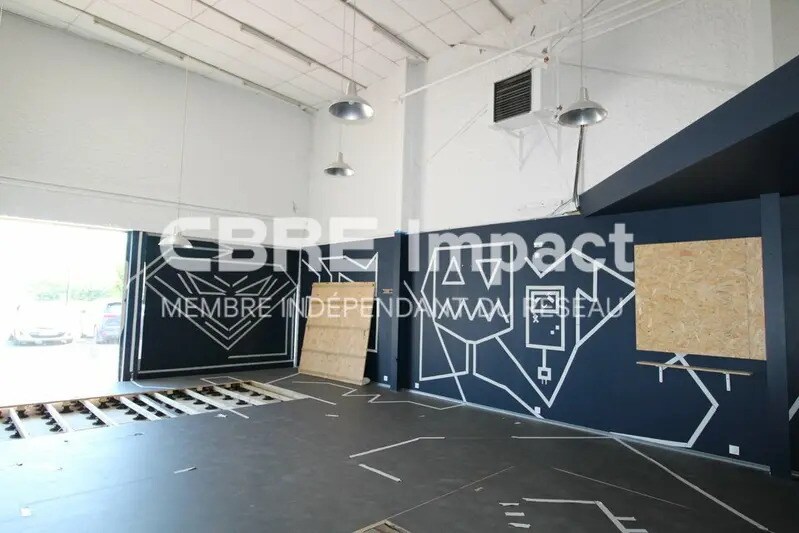 16 Rue Nicolas Appert, Tinqueux for lease - Interior Photo - Image 2 of 11