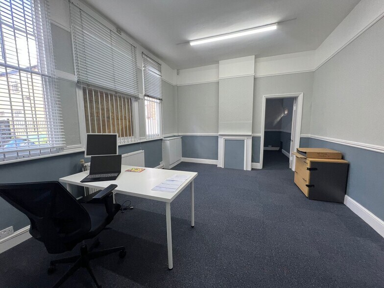 30 Mill St, Bedford à louer - Photo du bâtiment - Image 2 de 4