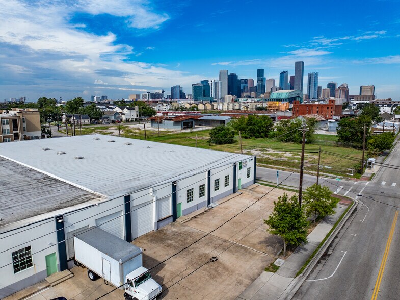2802 Canal St, Houston, TX à louer - Photo du bâtiment - Image 3 de 14