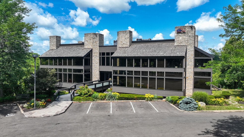 6099 Riverside Dr, Dublin, OH for lease - Building Photo - Image 2 of 38