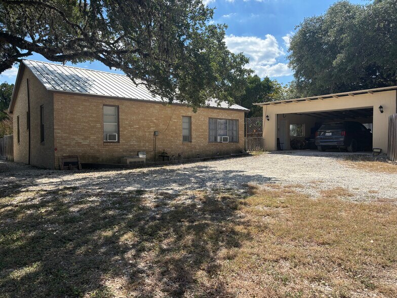 114 State Highway 46 W, Boerne, TX à vendre - Photo du bâtiment - Image 3 de 13