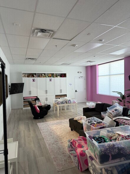 650 Industry Way, Prosper, TX à louer - Photo du bâtiment - Image 3 de 16