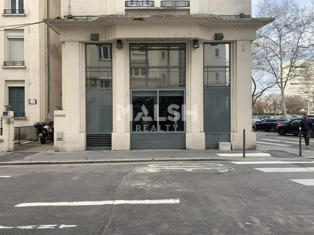 Retail in Villeurbanne for lease Building Photo- Image 1 of 12