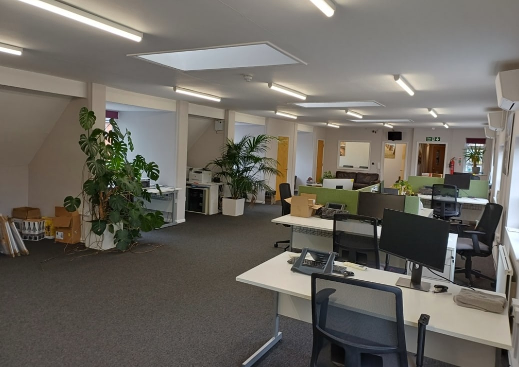 High St, Redbourn for lease Interior Photo- Image 1 of 2
