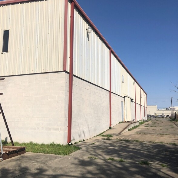 3630 14th St, Brownsville, TX for lease - Building Photo - Image 3 of 16