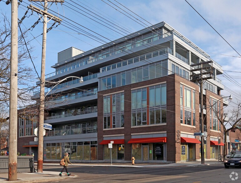 1960 Queen St E, Toronto, ON for sale - Primary Photo - Image 1 of 1