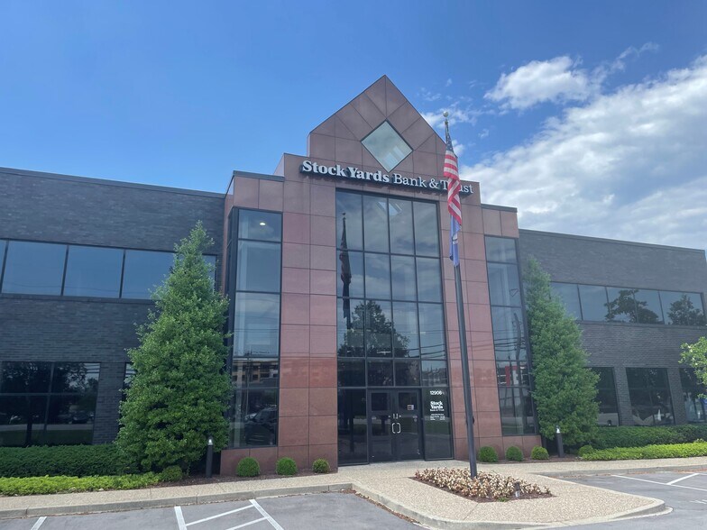 12906 Shelbyville Rd, Middletown, KY for lease - Primary Photo - Image 1 of 4