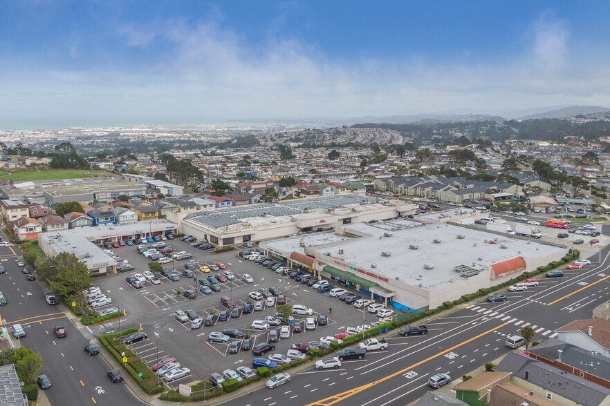 950 King Dr, Daly City, CA à louer - Photo du bâtiment - Image 2 de 3
