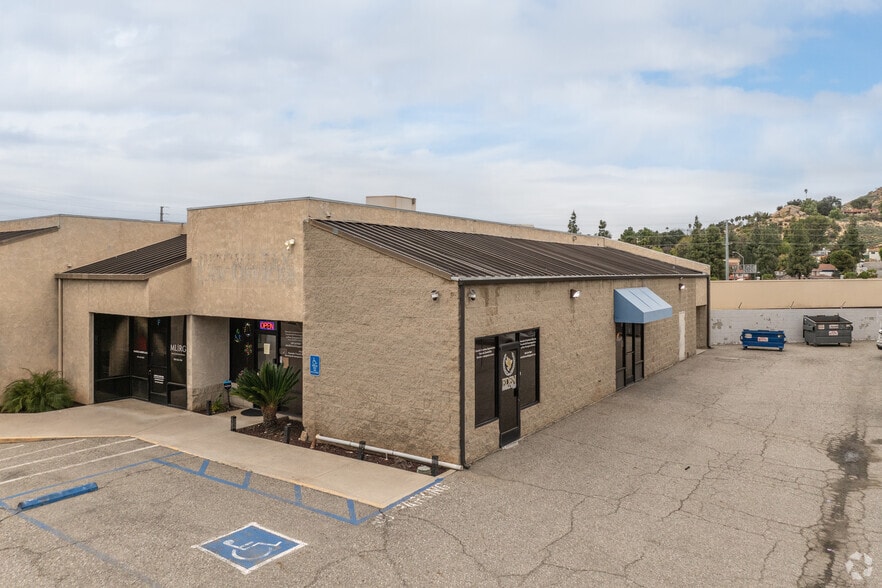 3333 Central Ave, Riverside, CA for lease - Primary Photo - Image 1 of 4
