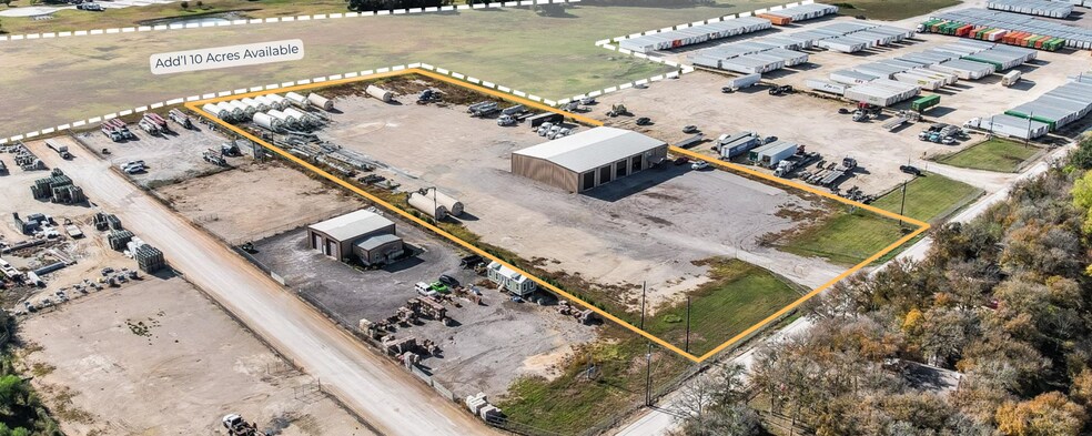 846 York Creek Rd, New Braunfels, TX à louer - Photo du bâtiment - Image 2 de 15