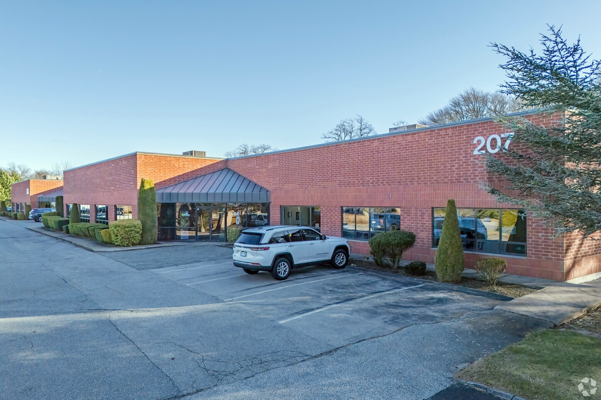 207 Highpoint Ave, Portsmouth, RI à louer Photo principale- Image 1 de 10