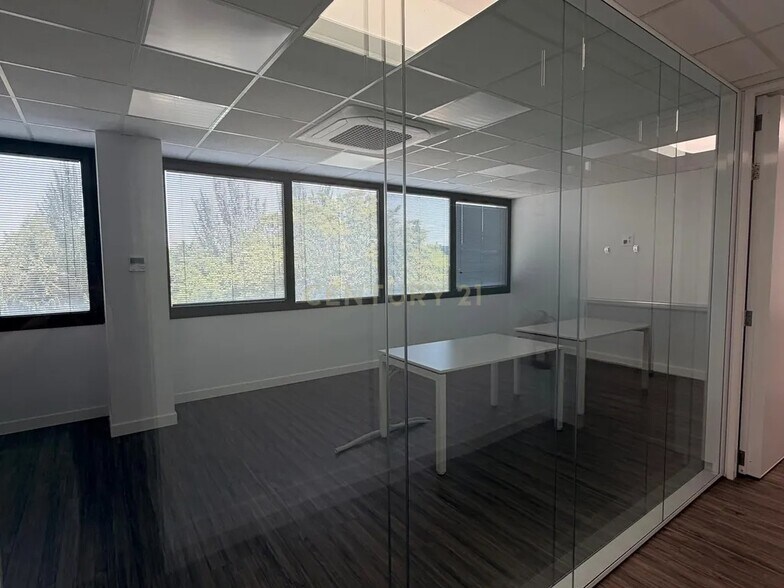 Office in Las Rozas de Madrid, Madrid for lease - Interior Photo - Image 3 of 4
