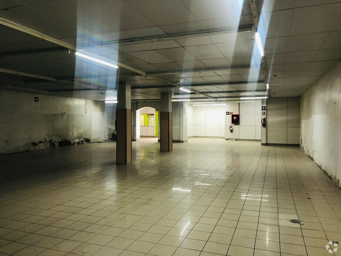 Retail in Torrijos, Toledo for sale Interior Photo- Image 1 of 6