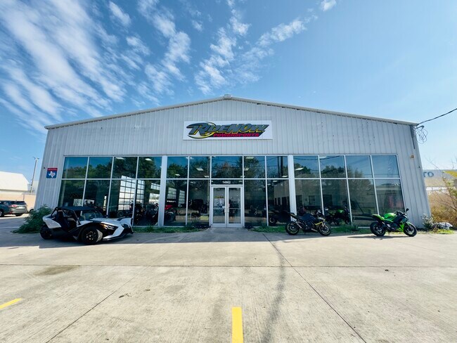 More details for 14902 N Fwy Service Rd, Houston, TX - Retail for Sale