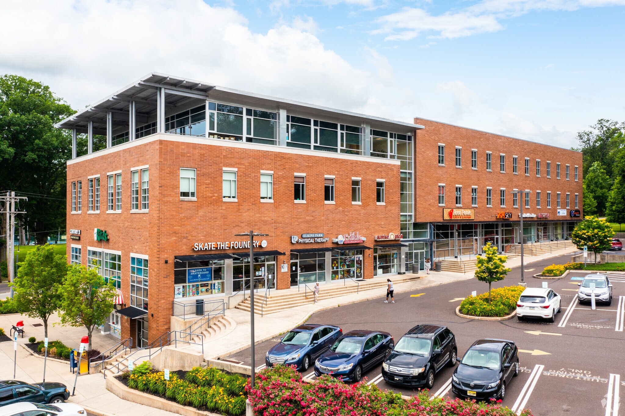 8120 Old York Rd, Elkins Park, PA à louer Photo du bâtiment- Image 1 de 15