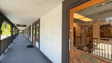 28200 Hwy 189, Lake Arrowhead, CA à louer - Vidéo sur l’inscription commerciale 