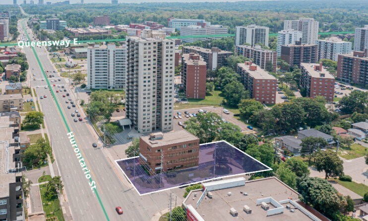 2444 Hurontario St, Mississauga, ON à louer - Photo du bâtiment - Image 3 de 3