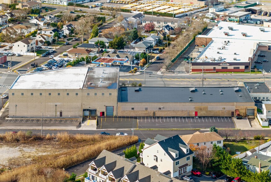 3949 Austin Blvd, Island Park, NY à vendre - Photo du bâtiment - Image 3 de 20