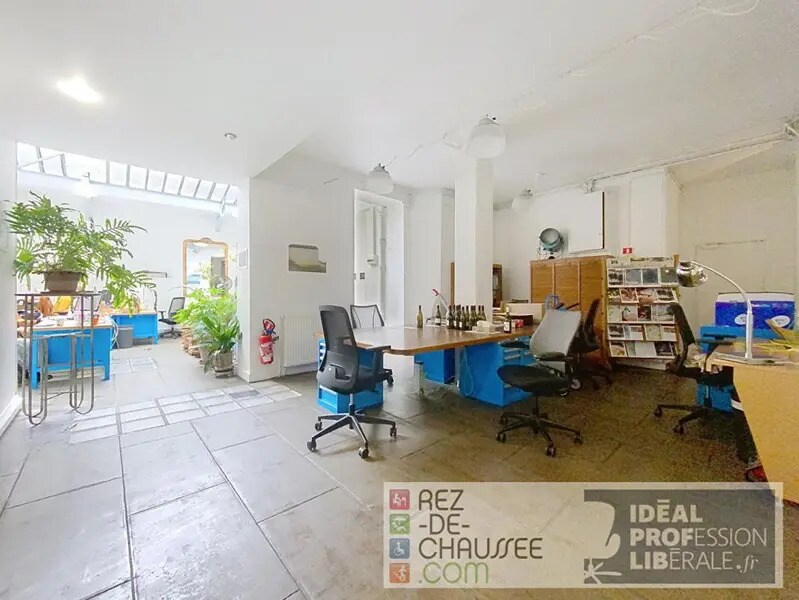 Office in Paris for sale Building Photo- Image 1 of 13