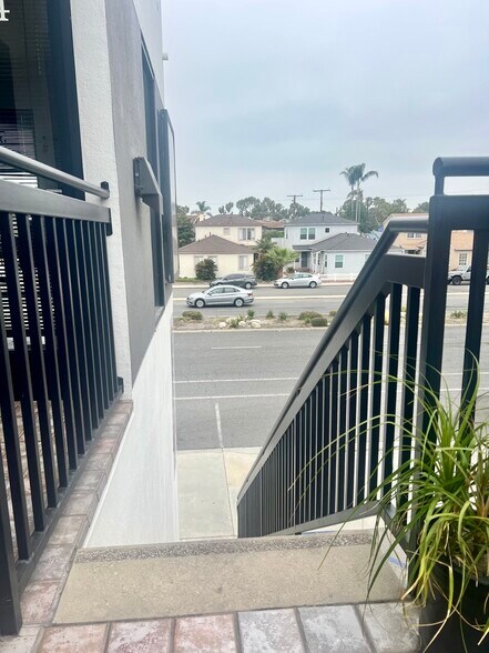 5748-5752 E 2nd St, Long Beach, CA à louer - Photo du bâtiment - Image 3 de 16