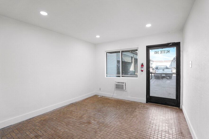 19232 Beach Blvd, Huntington Beach, CA à louer - Photo du bâtiment - Image 3 de 9