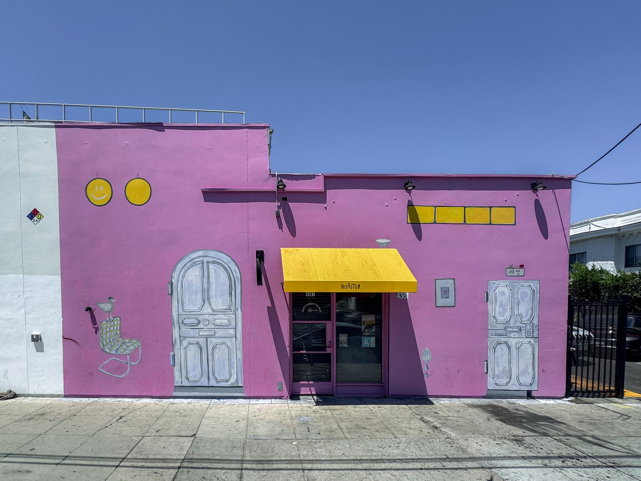 850-864 N Vermont Ave, Los Angeles, CA for lease Building Photo- Image 1 of 4