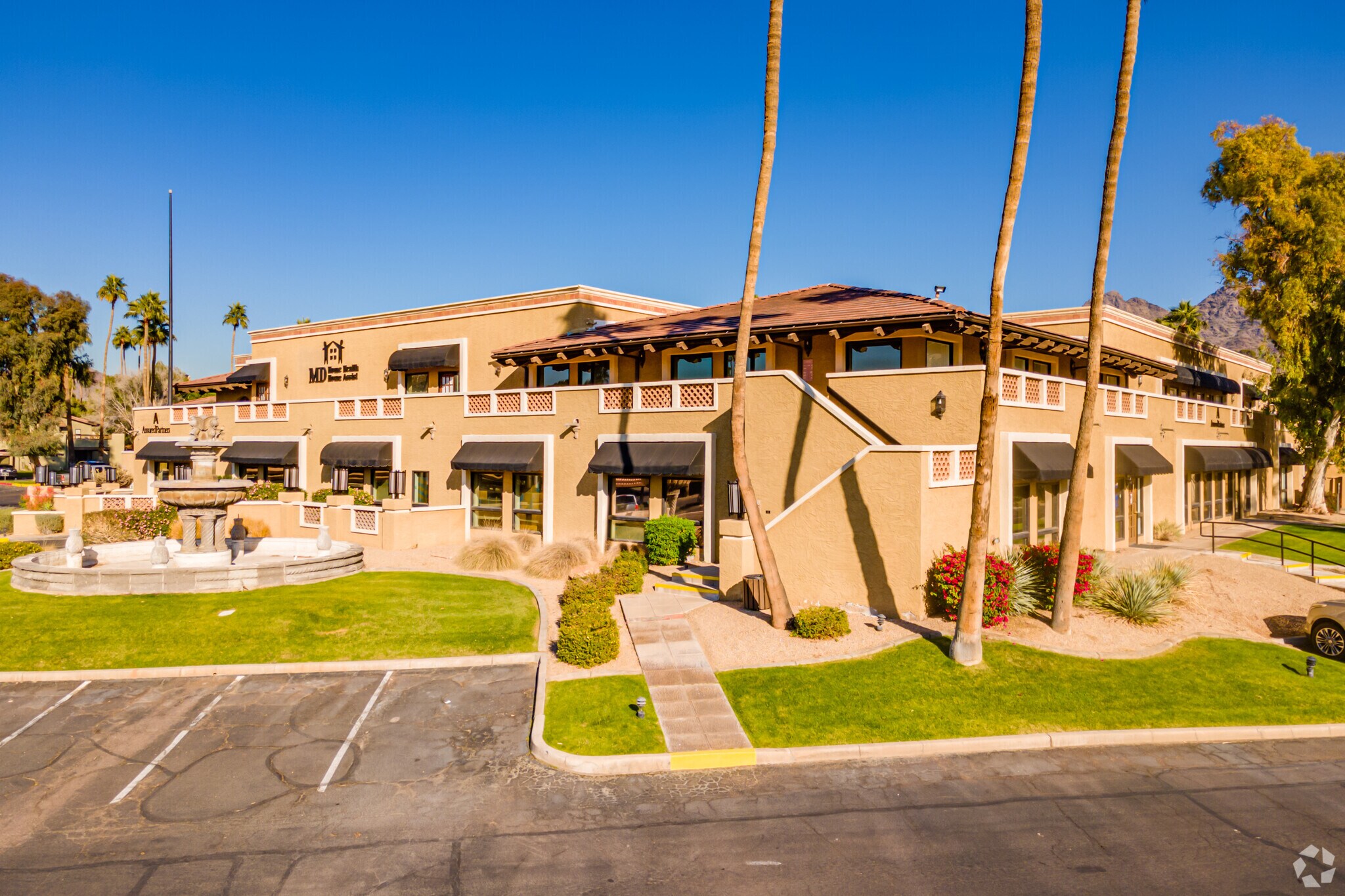 7500 N Dreamy Draw Dr, Phoenix, AZ for lease Primary Photo- Image 1 of 16