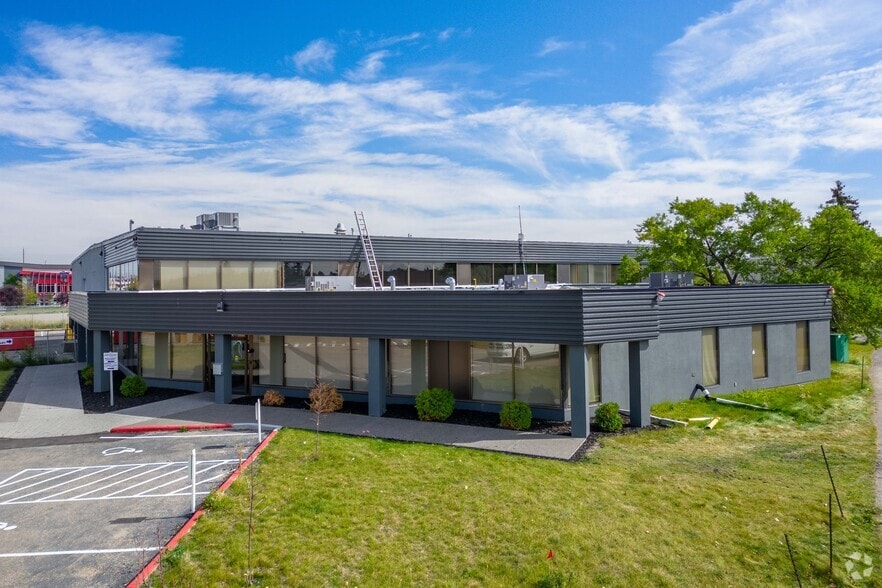 2620 22nd St NE, Calgary, AB for sale - Primary Photo - Image 1 of 1