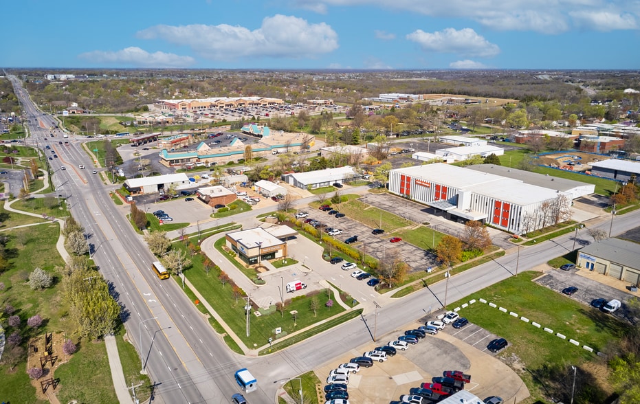 225 N Monroe St, Olathe, KS for sale - Building Photo - Image 2 of 11