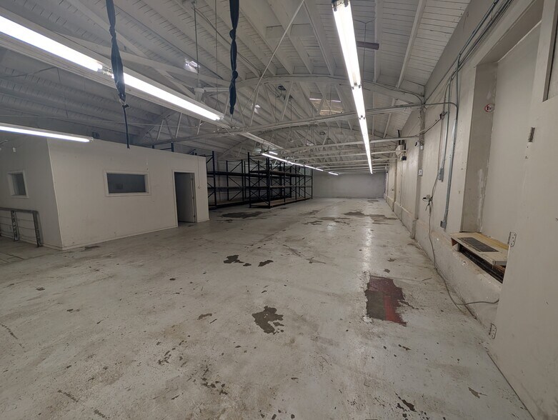 3356 E 14th St, Los Angeles, CA à louer - Photo du bâtiment - Image 3 de 18