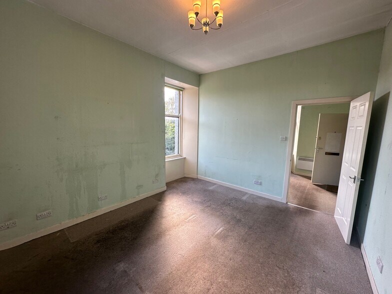 1/11 Douglas St, Milngavie à louer - Photo du bâtiment - Image 3 de 7