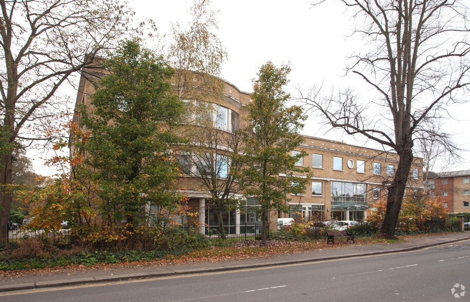 42-50 Hersham Rd, Walton On Thames for lease - Building Photo - Image 3 of 6