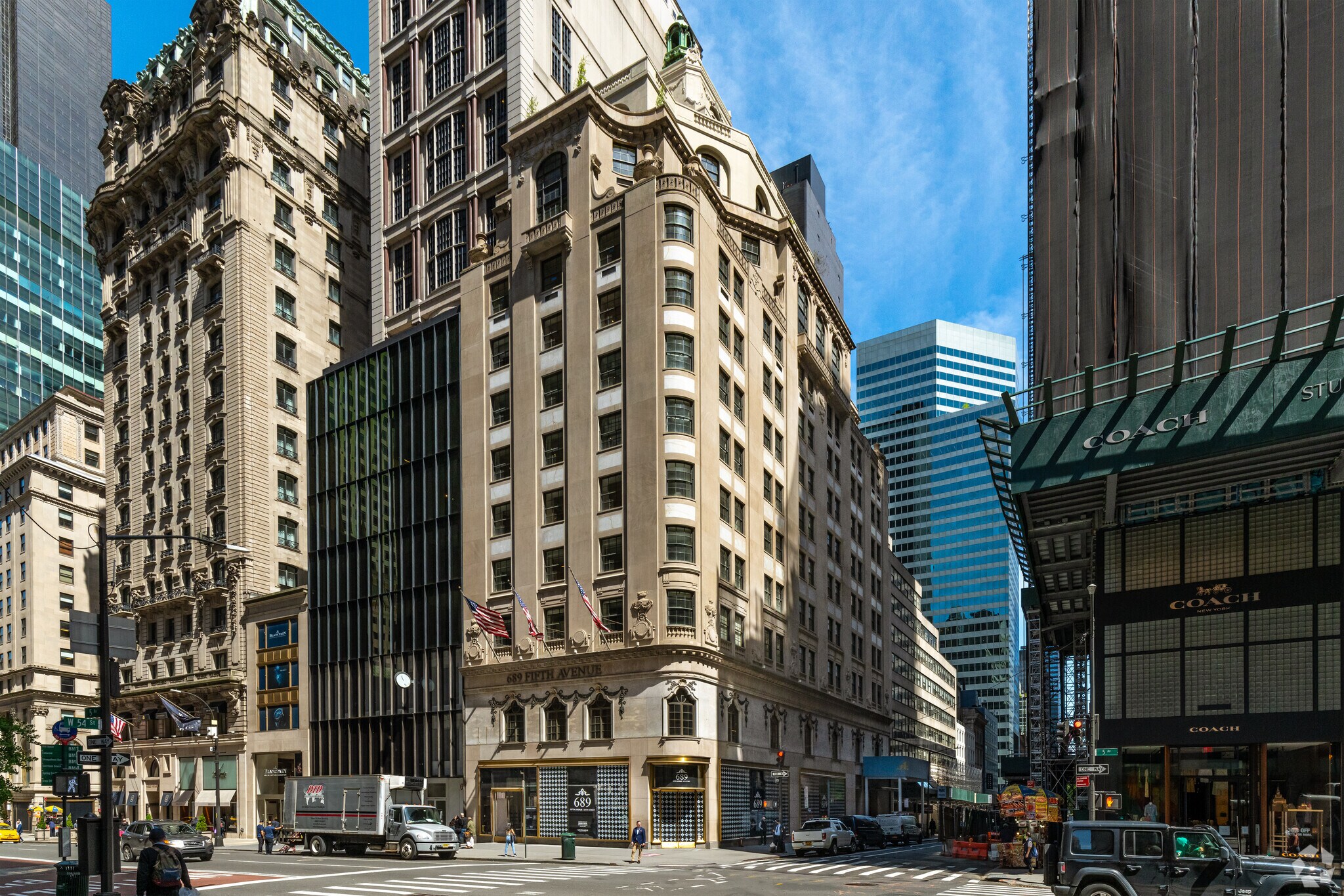 689 Fifth Ave, New York, NY for lease Primary Photo- Image 1 of 9