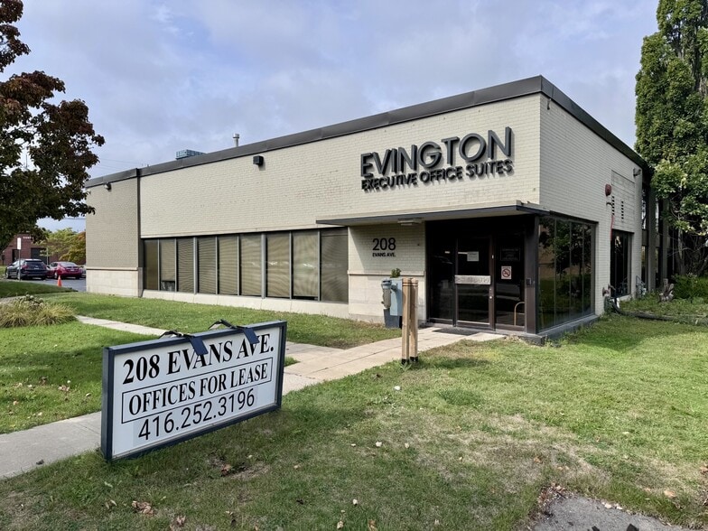 208 Evans Ave, Toronto, ON à louer - Photo du bâtiment - Image 2 de 8