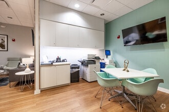 5550 Wild Rose Ln, West Des Moines, IA for lease Interior Photo- Image 2 of 3