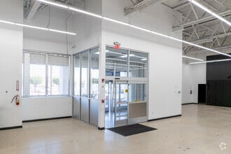 1700 W 49th St, Hialeah, FL for lease Interior Photo- Image 2 of 23