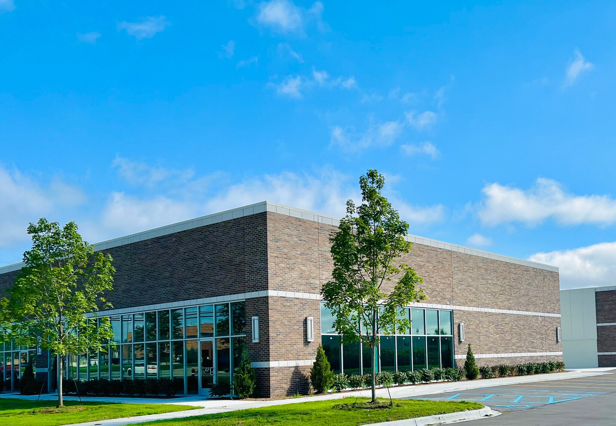 51360-51372 Schoenherr Rd, Shelby Township, MI for lease Building Photo- Image 1 of 2