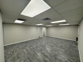 180 Tices Ln, East Brunswick, NJ for lease Building Photo- Image 2 of 5