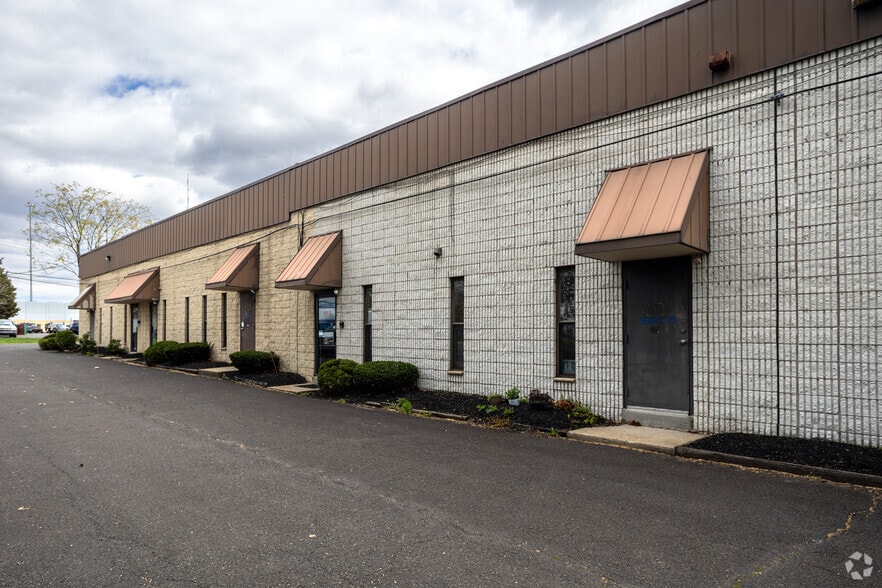 3901 Nebraska Ave, Levittown, PA for lease - Building Photo - Image 3 of 8