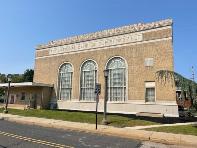 415 Main St, Schwenksville, PA for lease - Building Photo - Image 3 of 17