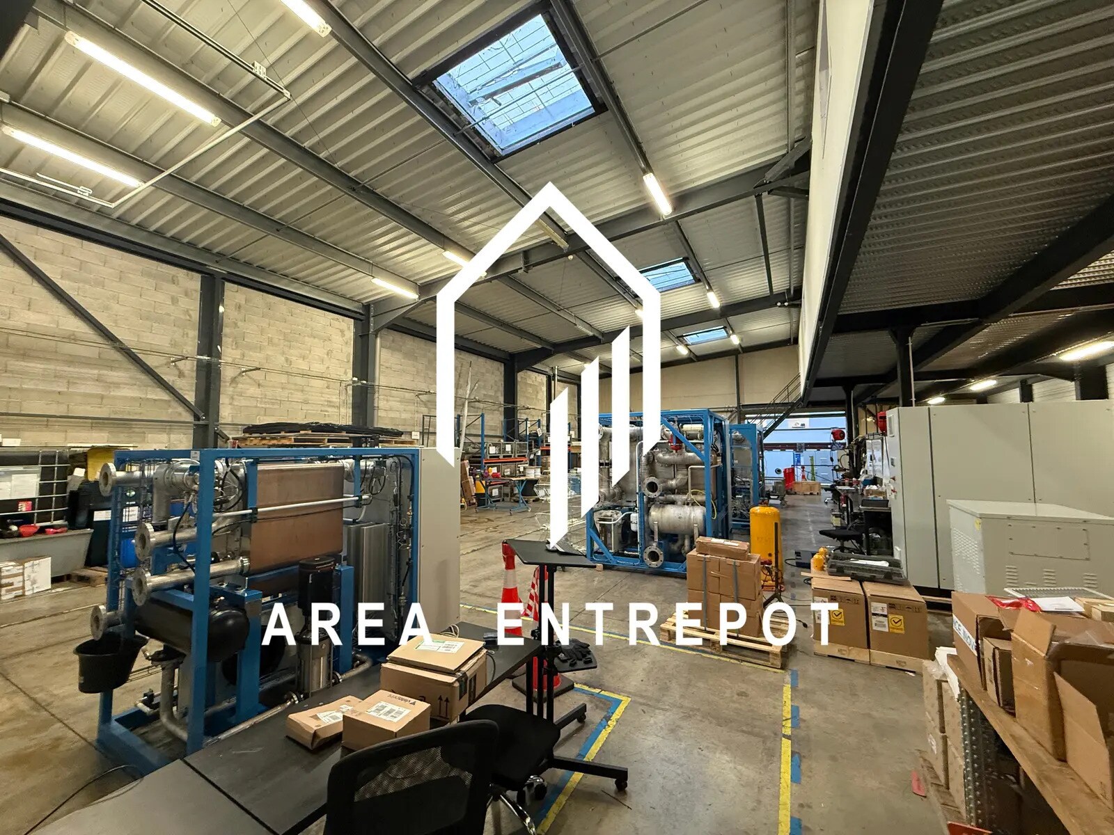 Flex in Marseille for lease Interior Photo- Image 1 of 11