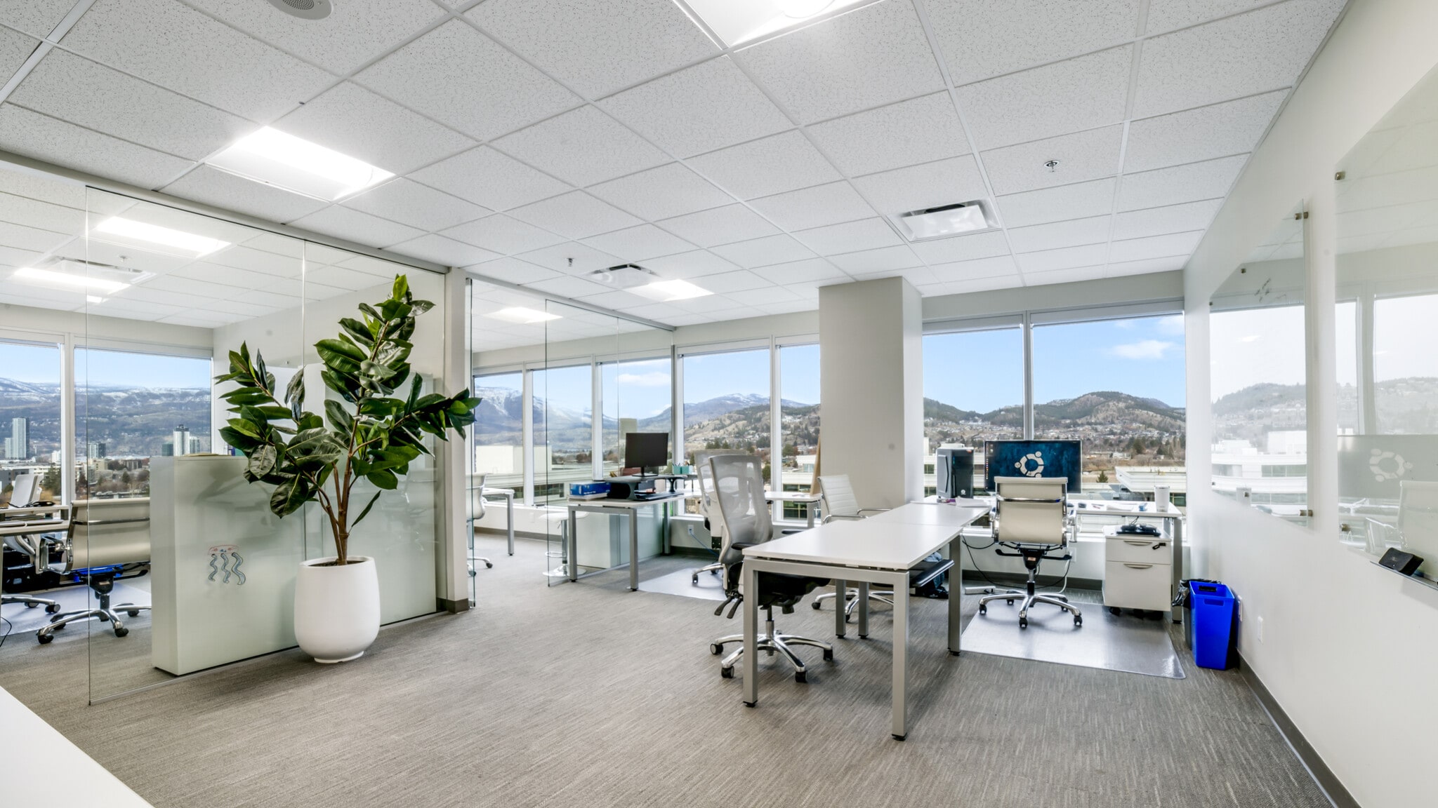 1700 Dickson Av, Kelowna, BC for lease Interior Photo- Image 1 of 12