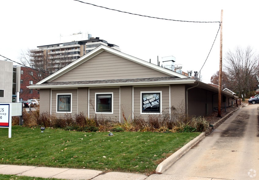 3714 Ingersoll Ave, Des Moines, IA for lease - Building Photo - Image 2 of 3