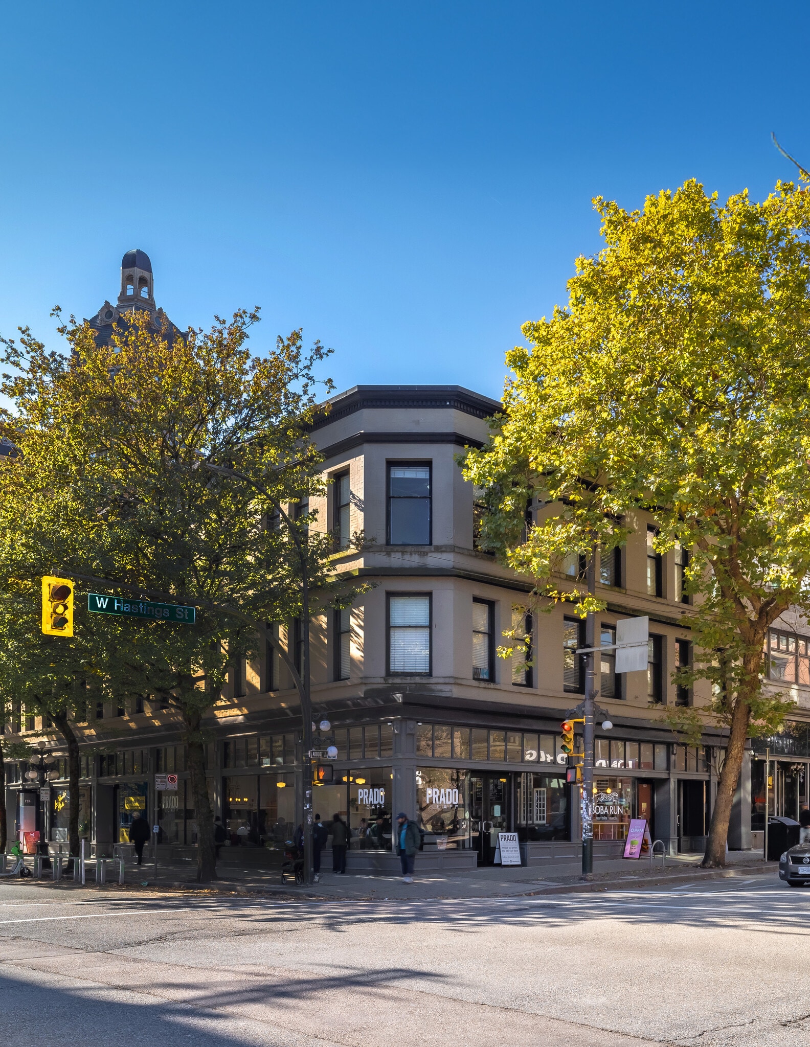 106 Hastings St W, Vancouver, BC à vendre Photo du bâtiment- Image 1 de 10