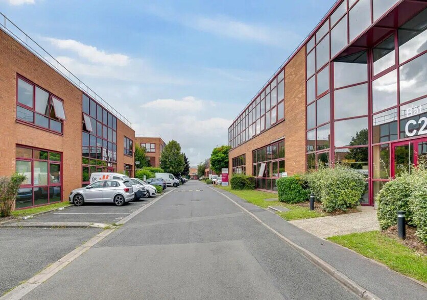 Industrial in Gennevilliers for lease - Building Photo - Image 3 of 10